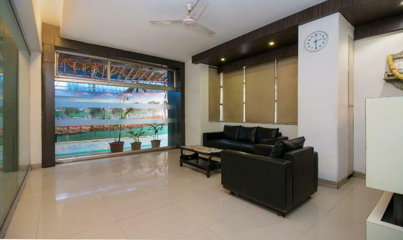Treebo Trend Golden Nest Hotel Тане Екстериор снимка